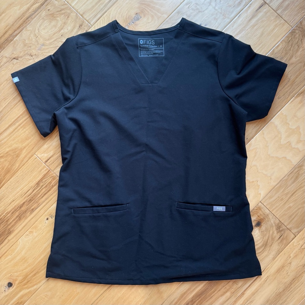 Figs scrub top Catarina black v neck pockets women’s size medium